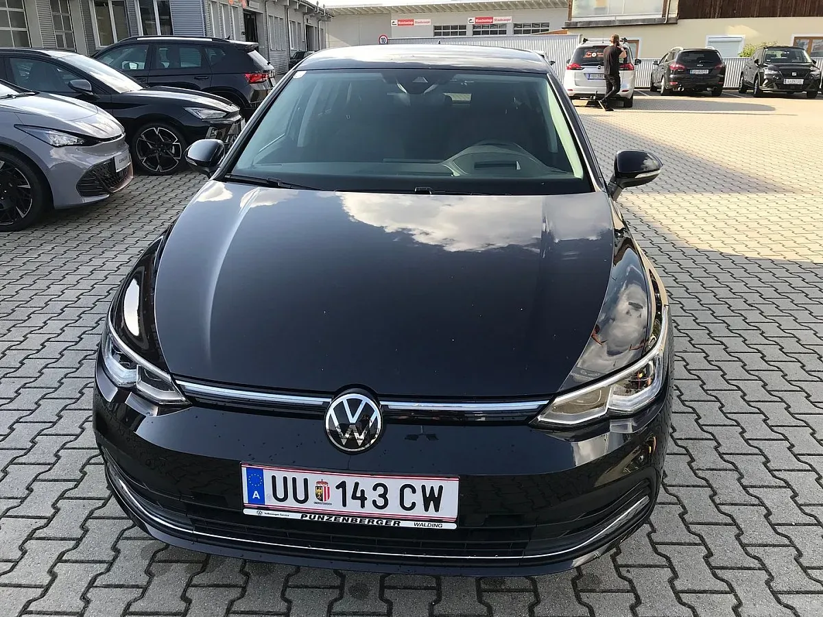 Volkswagen Golf 2022 photo 2
