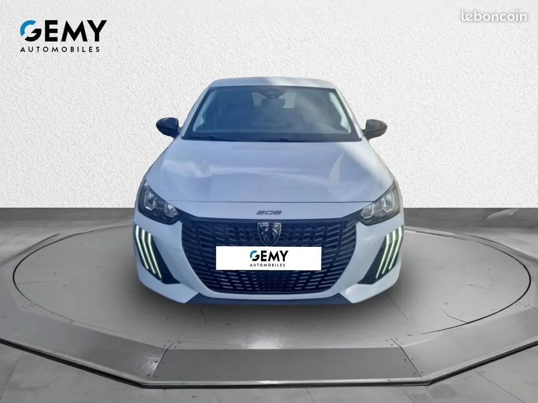 Peugeot 208 2025 photo 2