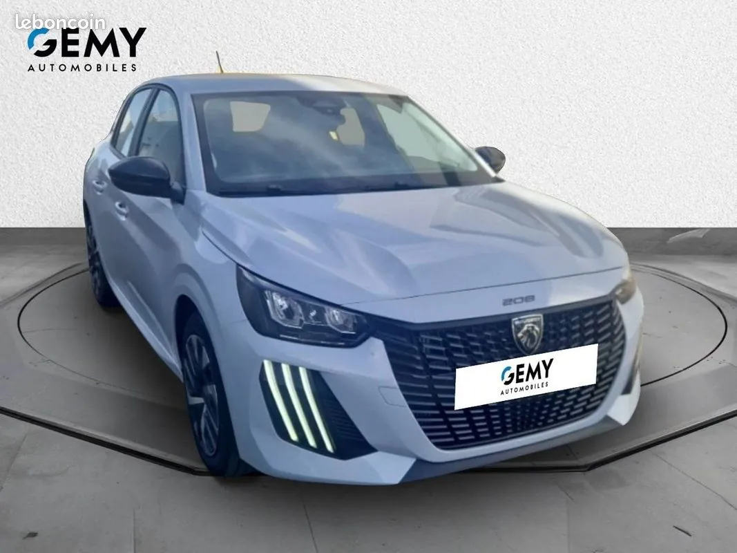 Peugeot 208 2025 photo 3