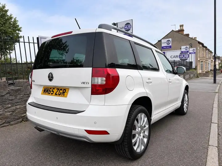 Skoda Yeti 2015 photo 2