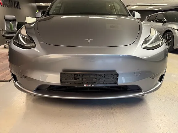Tesla Model Y 2024 photo 5