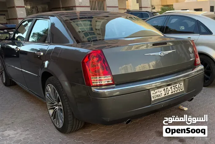 Chrysler 300 2010 photo 3