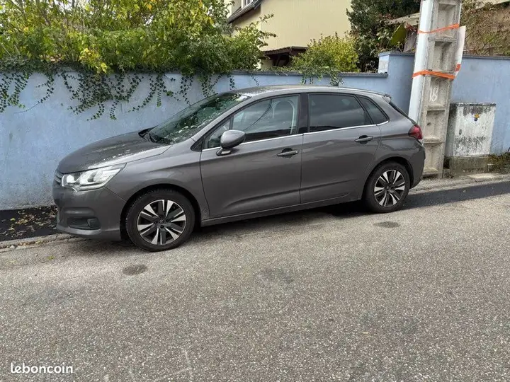 Citroen C4 2015 photo 2
