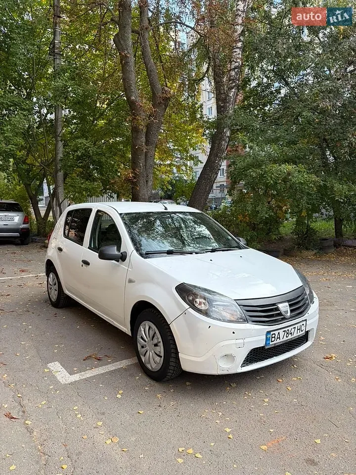 Dacia Sandero 2009 photo 2