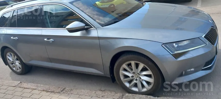 Skoda Superb 2018 photo 2