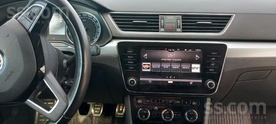 Skoda Superb 2018 photo 5