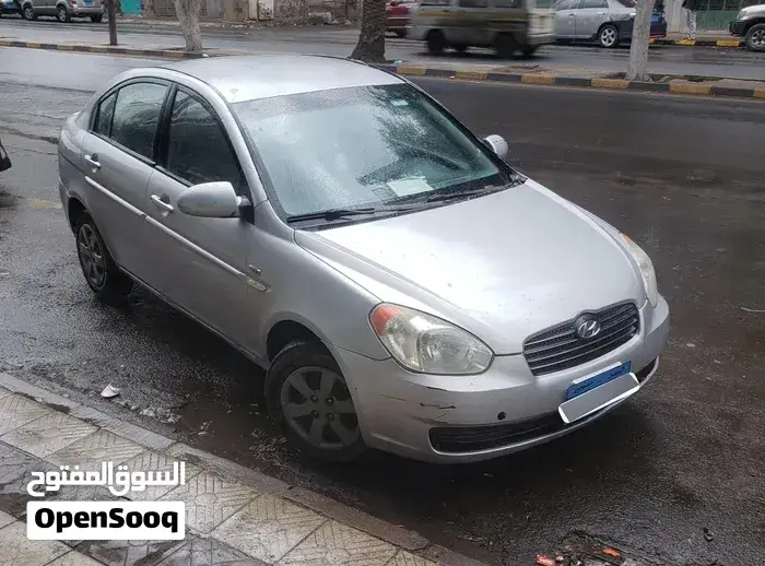 Hyundai Accent 2010 photo 2