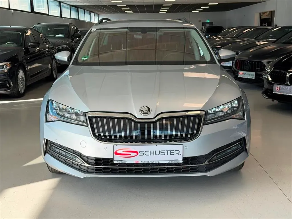 Skoda Superb 2021 photo 2