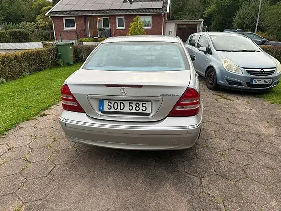 Mercedes-Benz C200 2002 photo 4