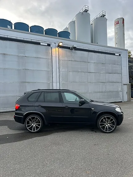 BMW X5 2011 photo 2