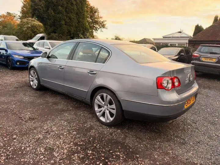 Volkswagen Passat 2009 photo 5