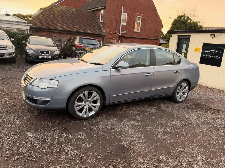Volkswagen Passat 2009 photo 4