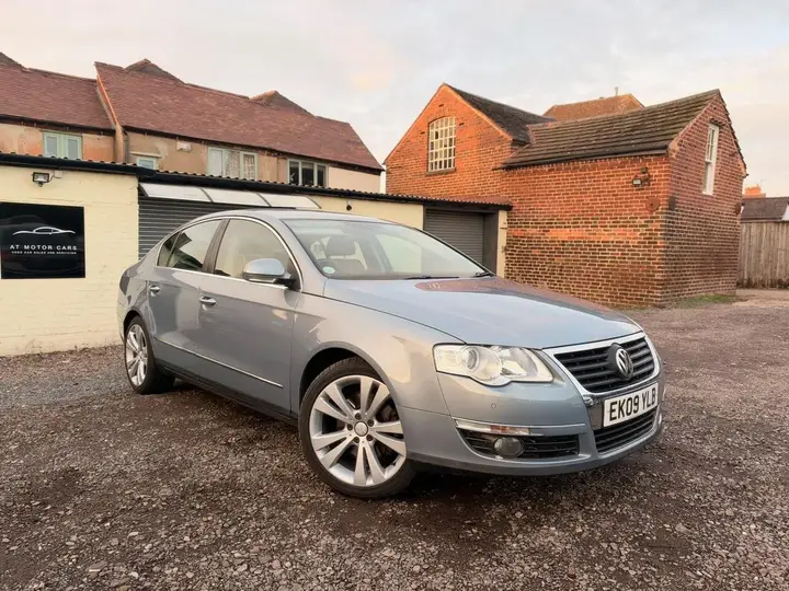 Volkswagen Passat 2009 photo 2