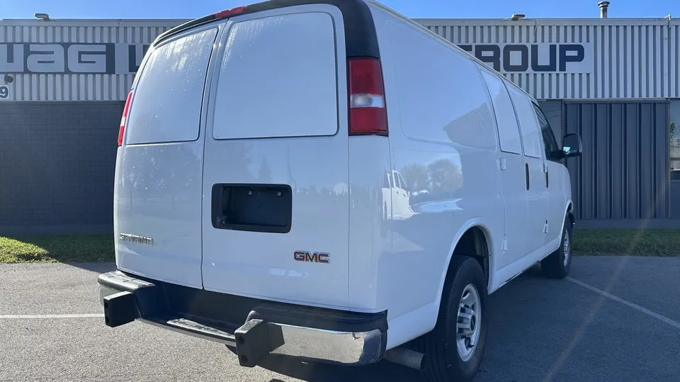 GMC Savana 2021 photo 4