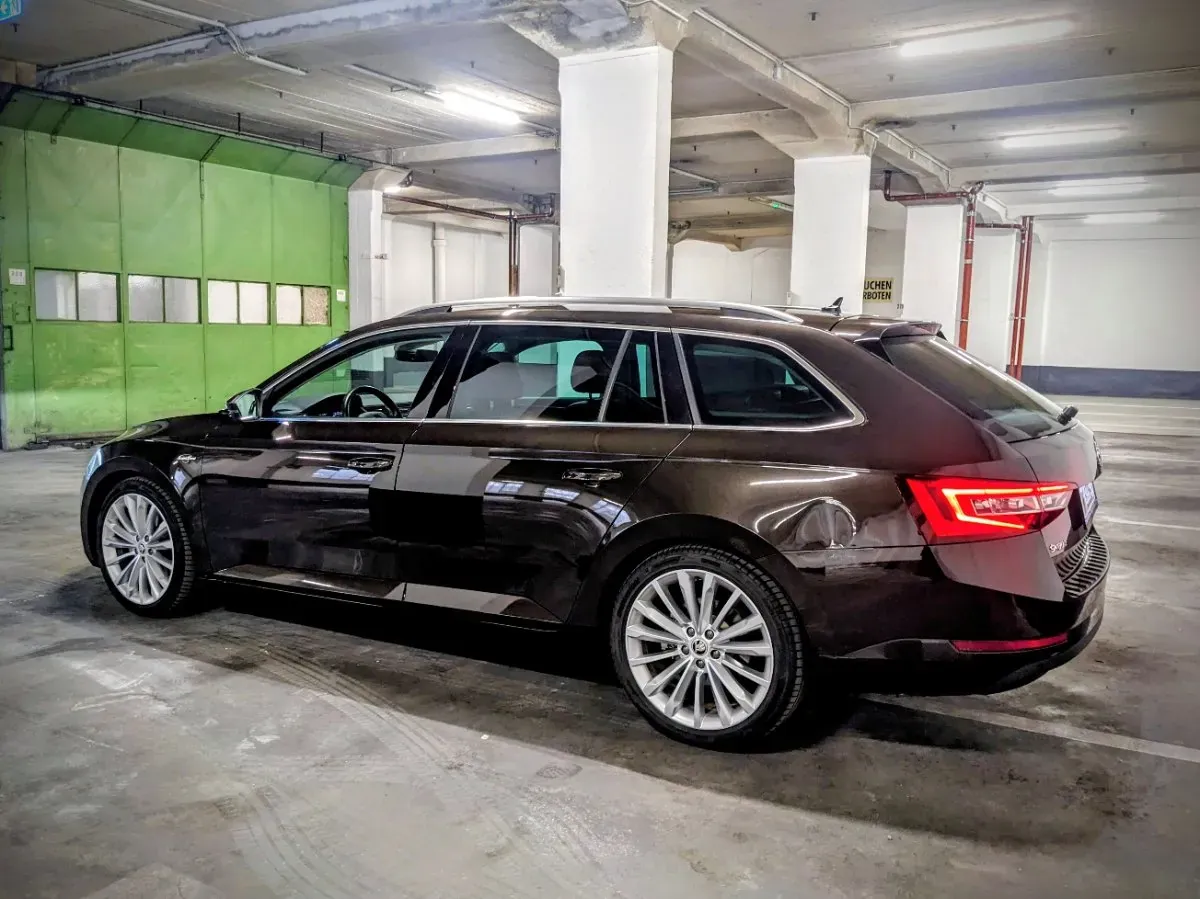 Skoda Superb 2018 photo 3