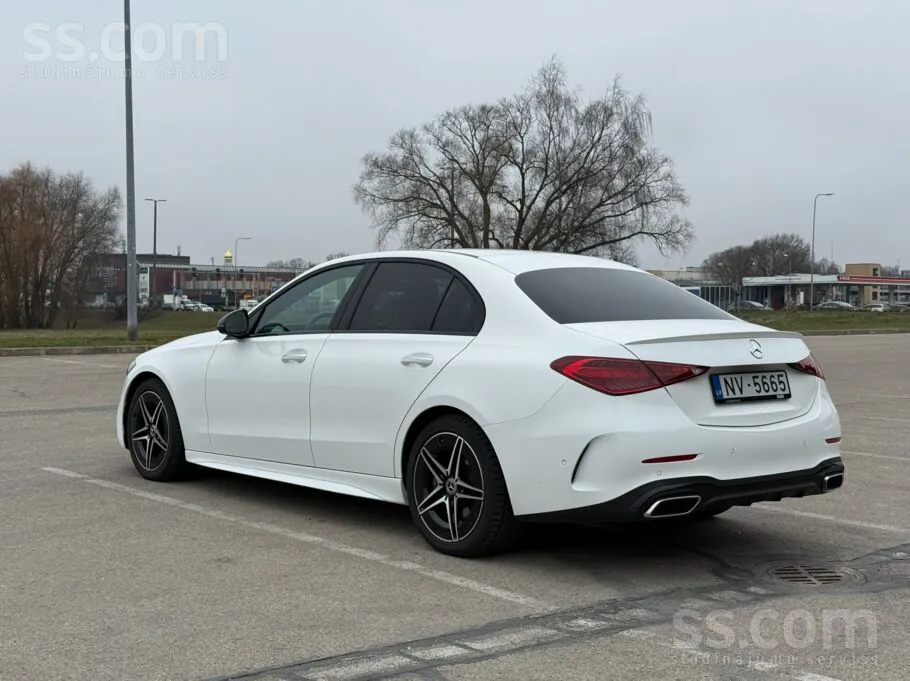 Mercedes-Benz C220 2024 photo 3