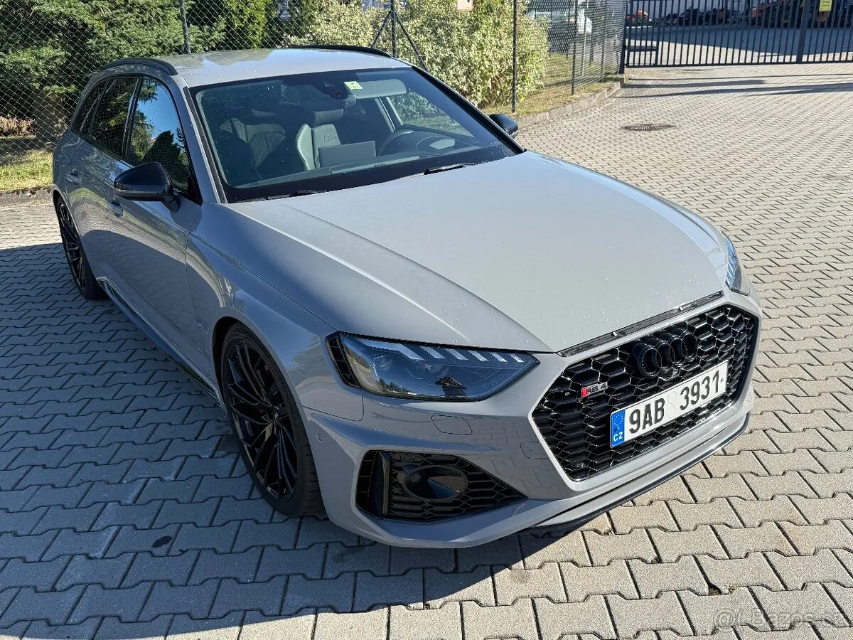 Audi Rs4 Avant 2022 photo 2