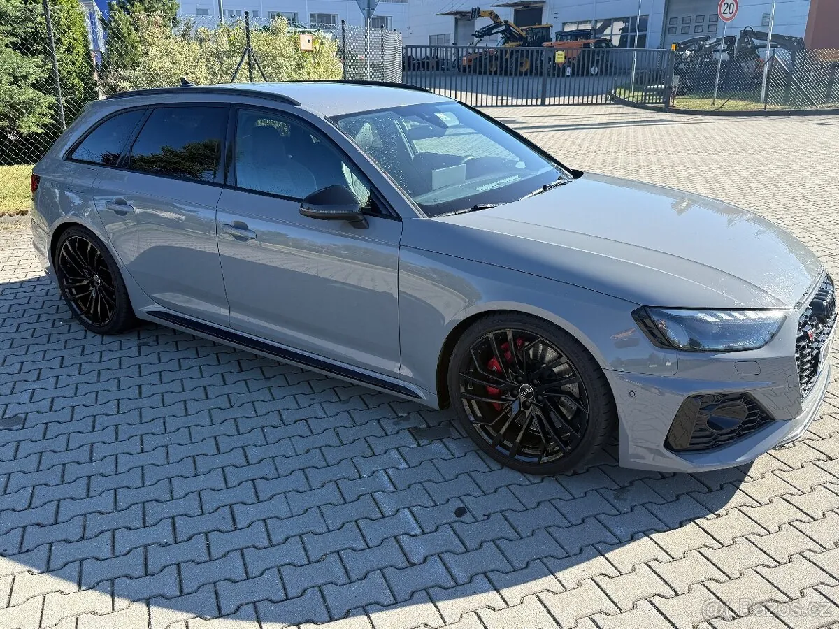 Audi Rs4 Avant 2022 photo 4