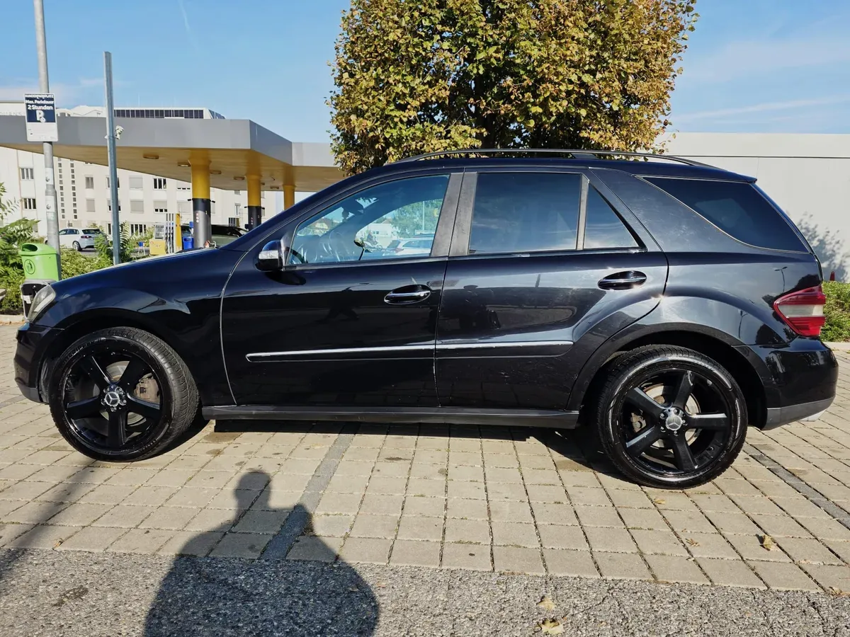 Mercedes-Benz M-Class 2008 photo 2