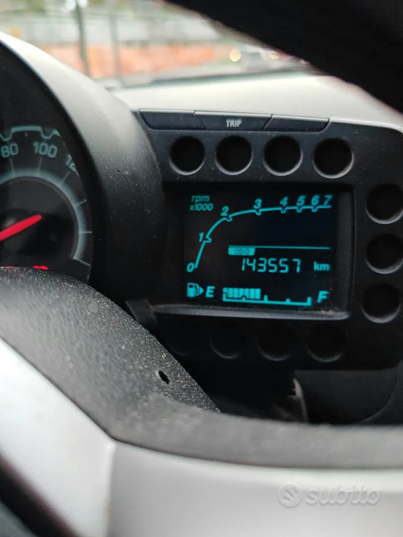 Chevrolet Spark 2011 photo 3