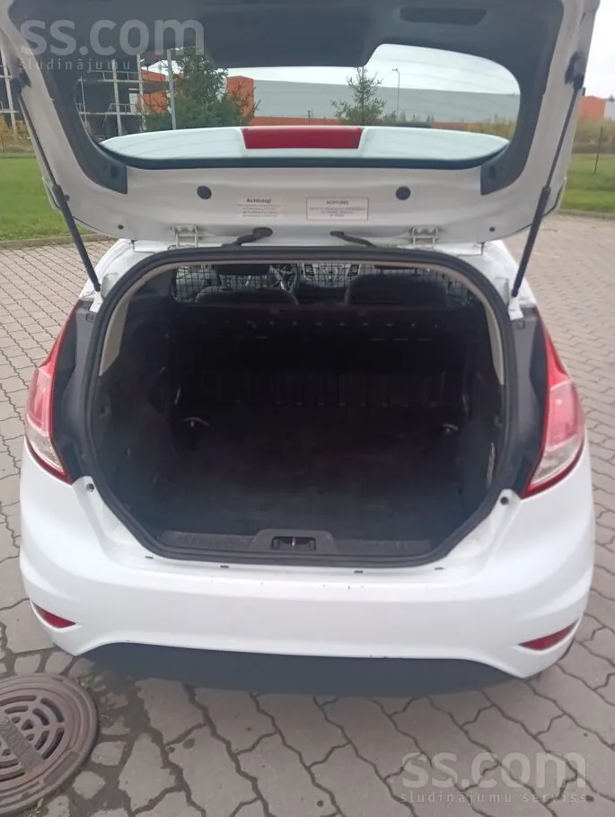 Ford Fiesta 2014 photo 4