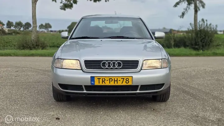 Audi A4 Limousine 1998 photo 5
