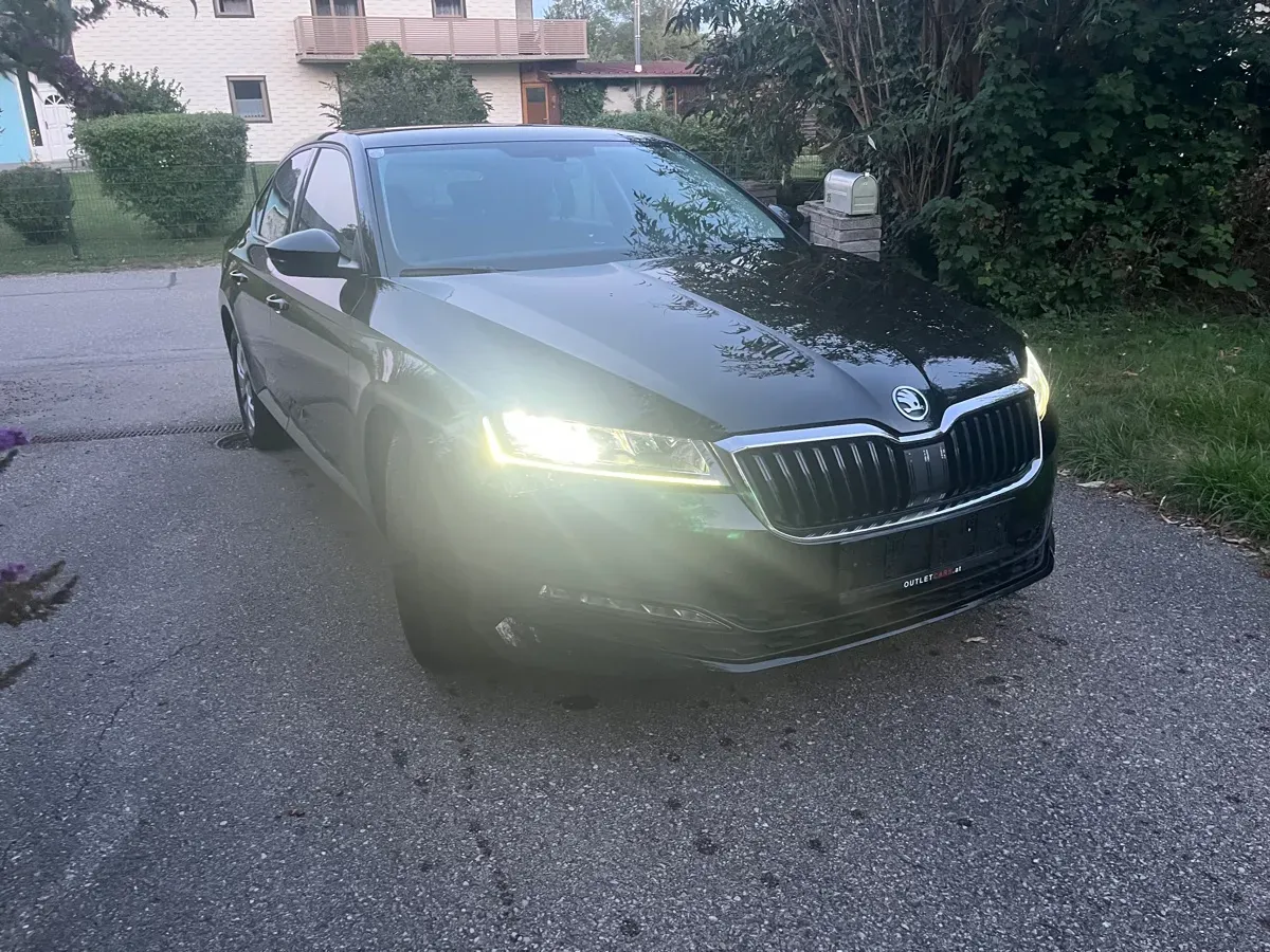 Skoda Superb 2021 photo 3