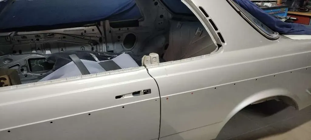 Mercedes-Benz 280 1977 photo 2