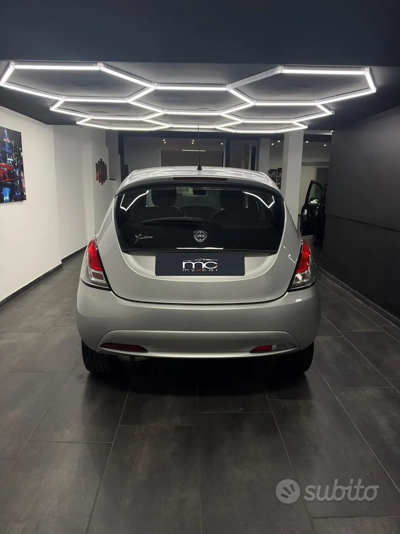 Lancia Ypsilon 2012 photo 2