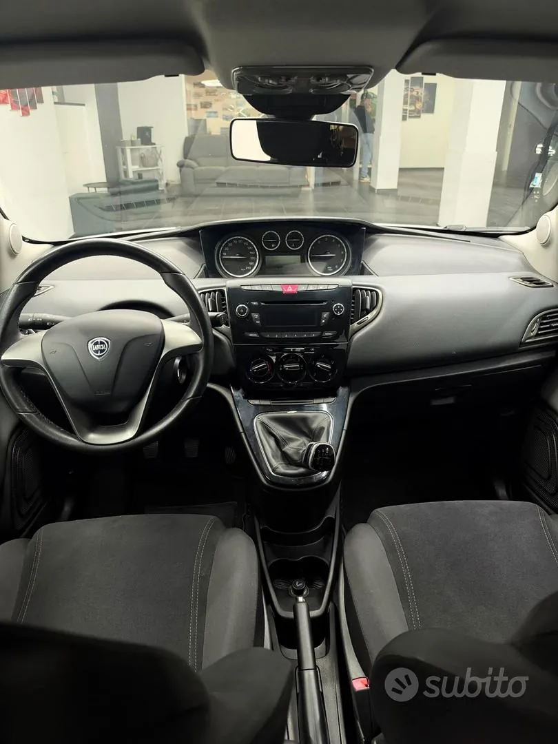 Lancia Ypsilon 2012 photo 3