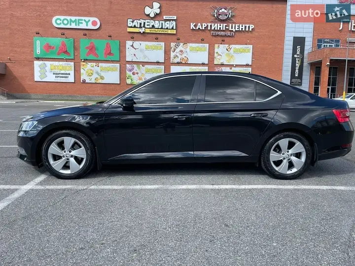 Skoda Superb 2016 photo 3