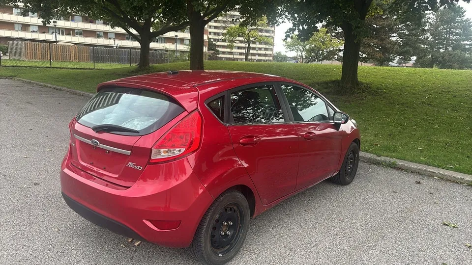 Ford Fiesta 2011 photo 5