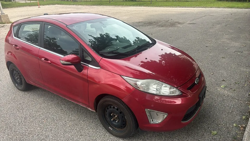 Ford Fiesta 2011 photo 4