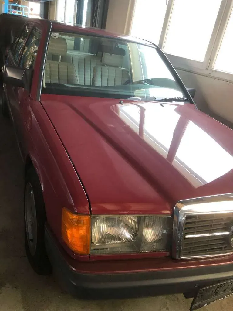 Mercedes-Benz 190 1990 photo 2