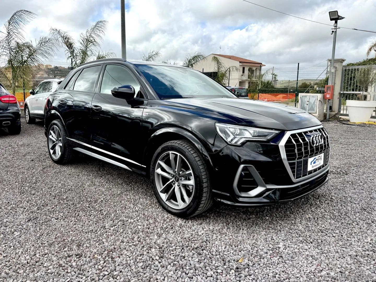 Audi Q3 2021 photo 3