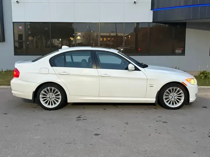 BMW 328I 2012 photo 3