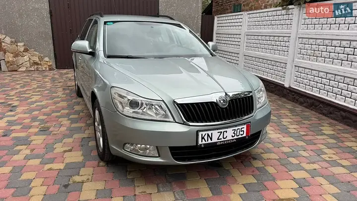 Skoda Octavia 2010 photo 5