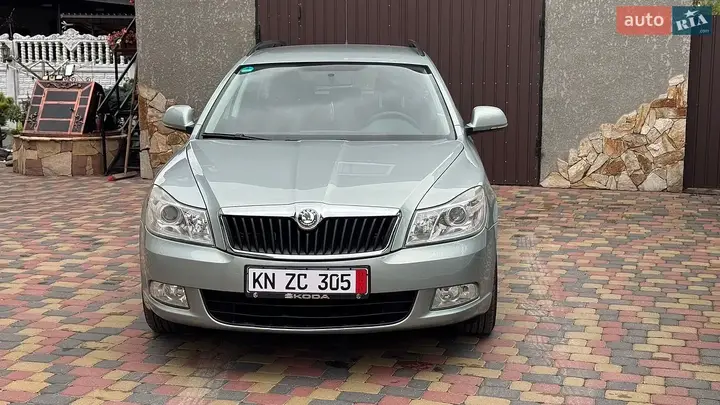 Skoda Octavia 2010 photo 3