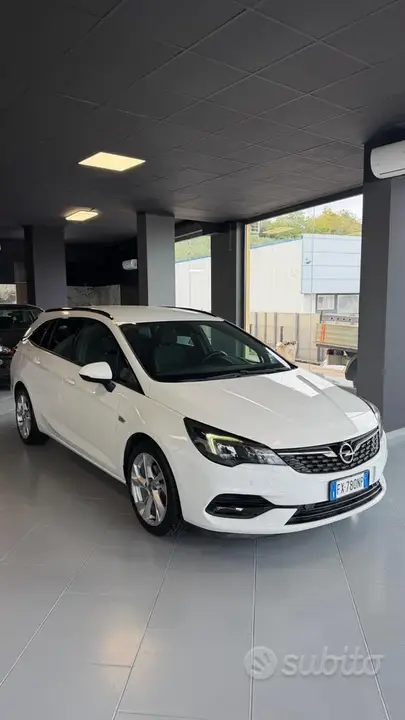 Opel Astra 2019 photo 2