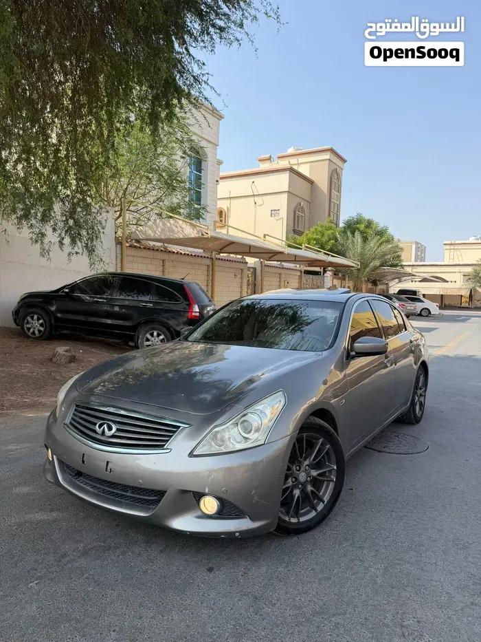 Infiniti G37 2012 photo 3