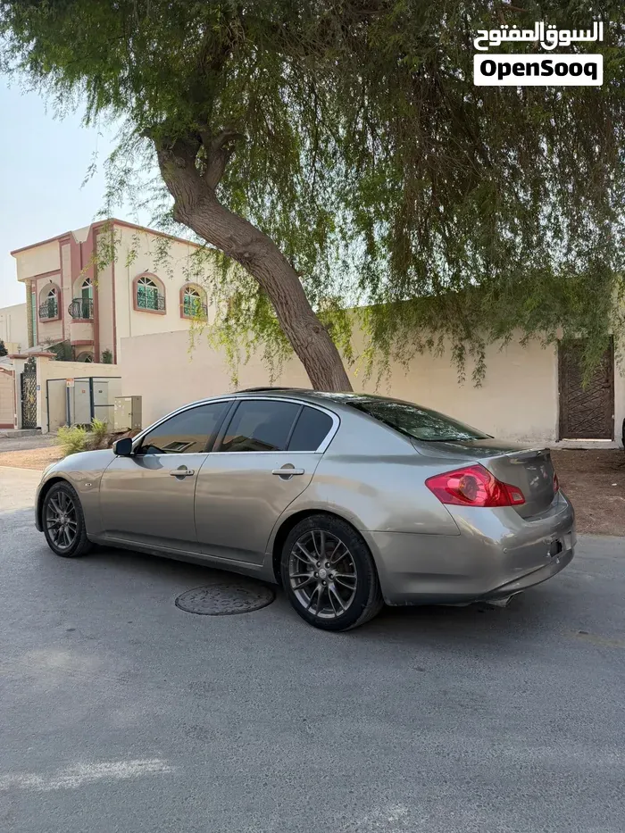 Infiniti G37 2012 photo 2