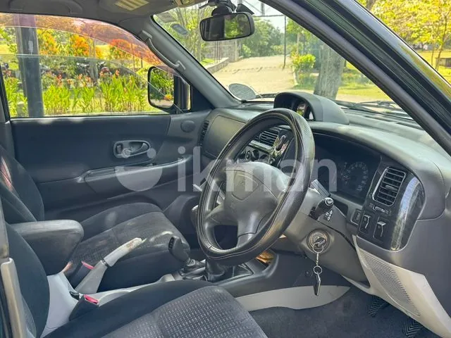 Mitsubishi Montero 2008 photo 5
