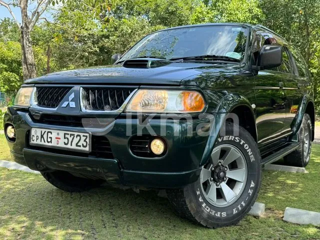 Mitsubishi Montero 2008 photo 2