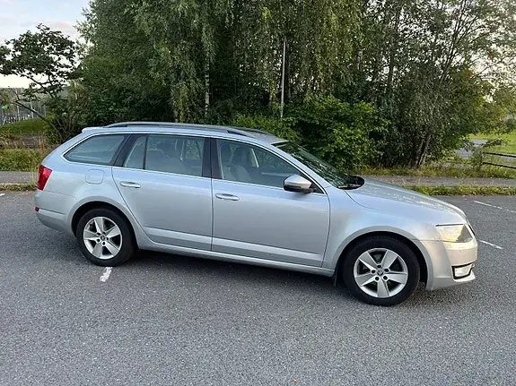 Skoda Octavia 2014 photo 2