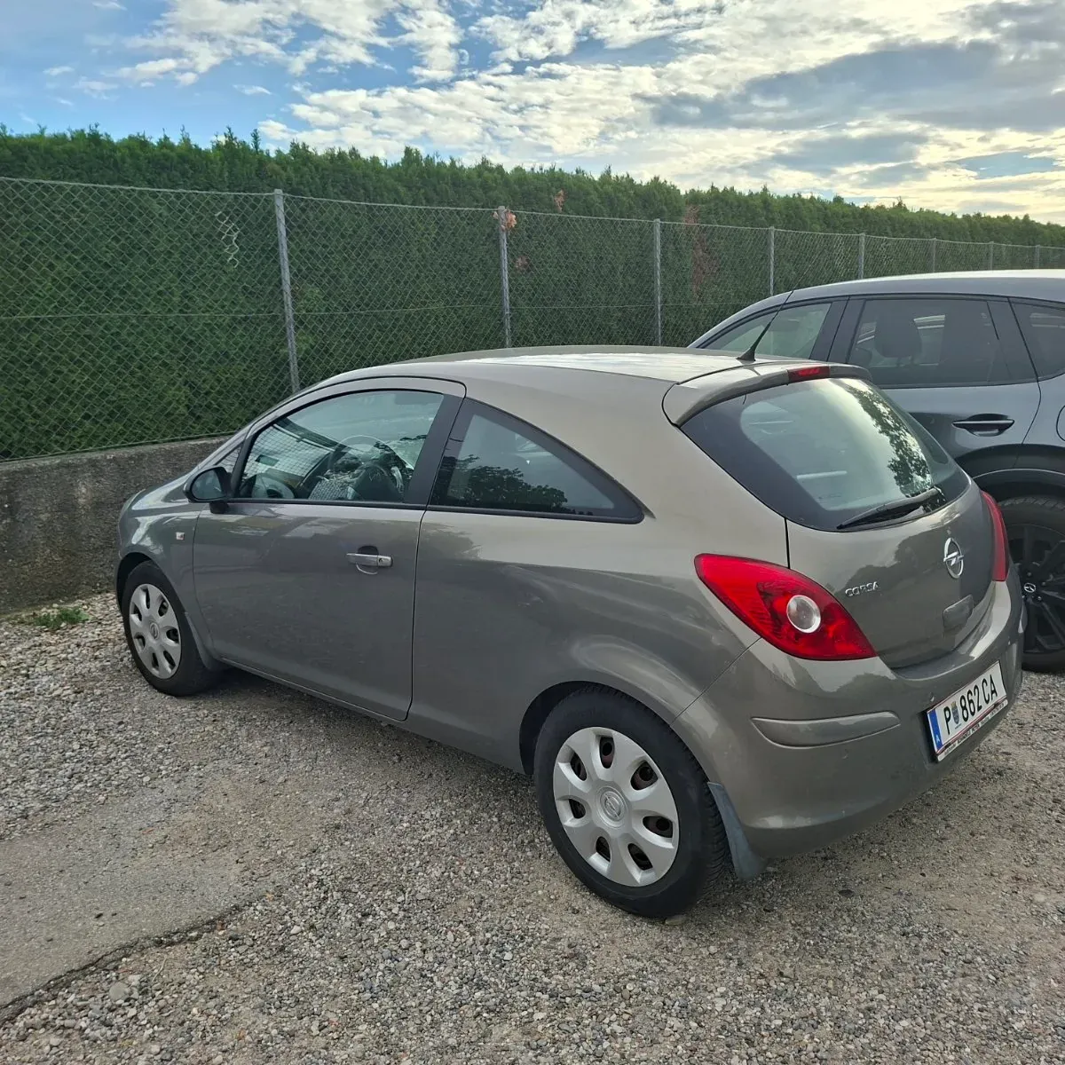 Opel Corsa 2011 photo 2