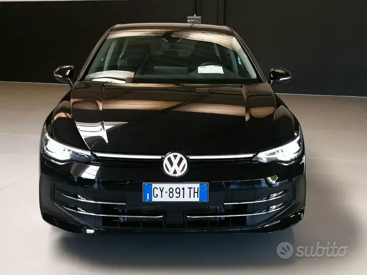 Volkswagen Golf 2025 photo 2