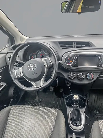 Toyota Yaris 2014 photo 5
