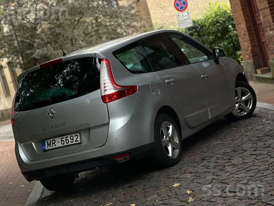 Renault Grand Scenic 2011 photo 4