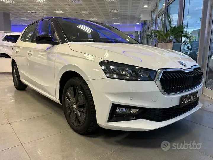 Skoda Fabia 2023 photo 2