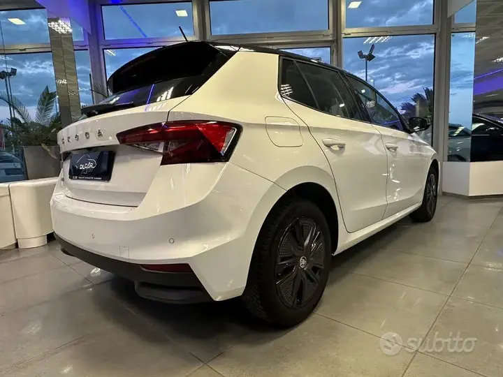 Skoda Fabia 2023 photo 4
